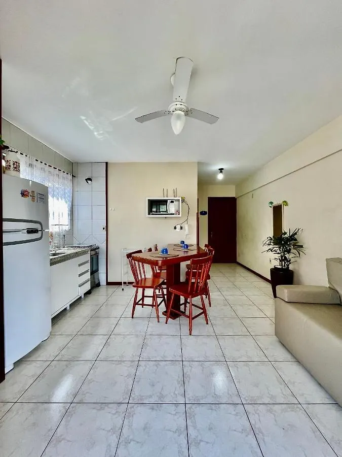 Ótimo apartamento à dois minutos  Apartamento Bombinhas