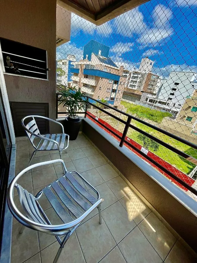 Ótimo apartamento à dois minutos  Apartamento Bombinhas 0*,